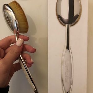 Artis Elite Collection Oval 8 Brush